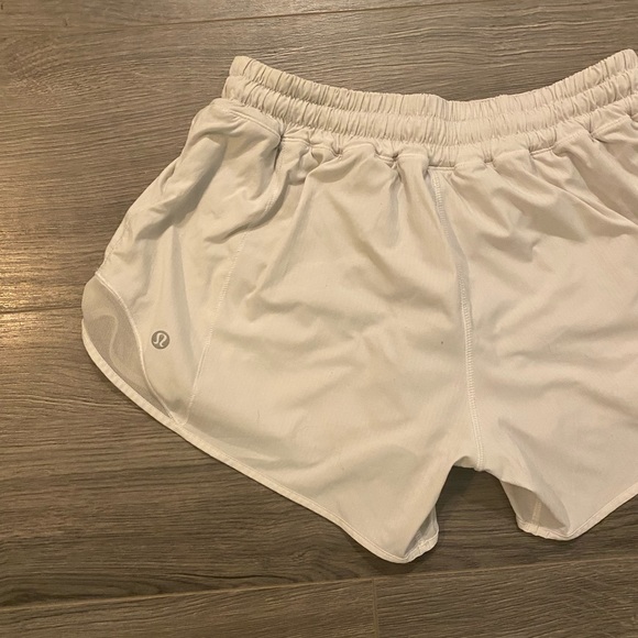 Lululemon Hotty Hot Shorts - Picture 4 of 4